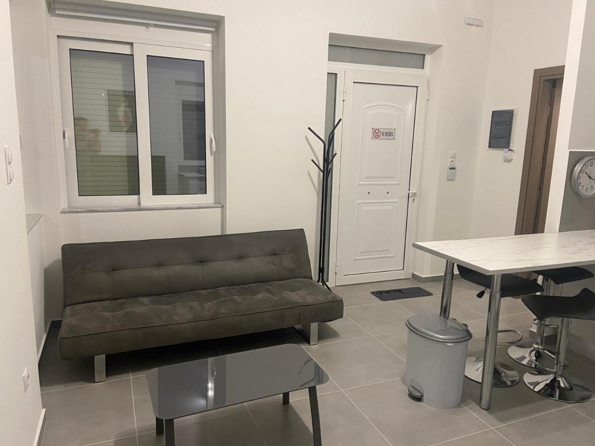 كوروبيون Leo'S Apartments المظهر الخارجي الصورة